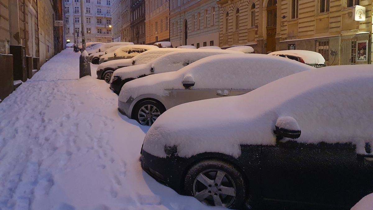 Meteorologové varovali před sněžením